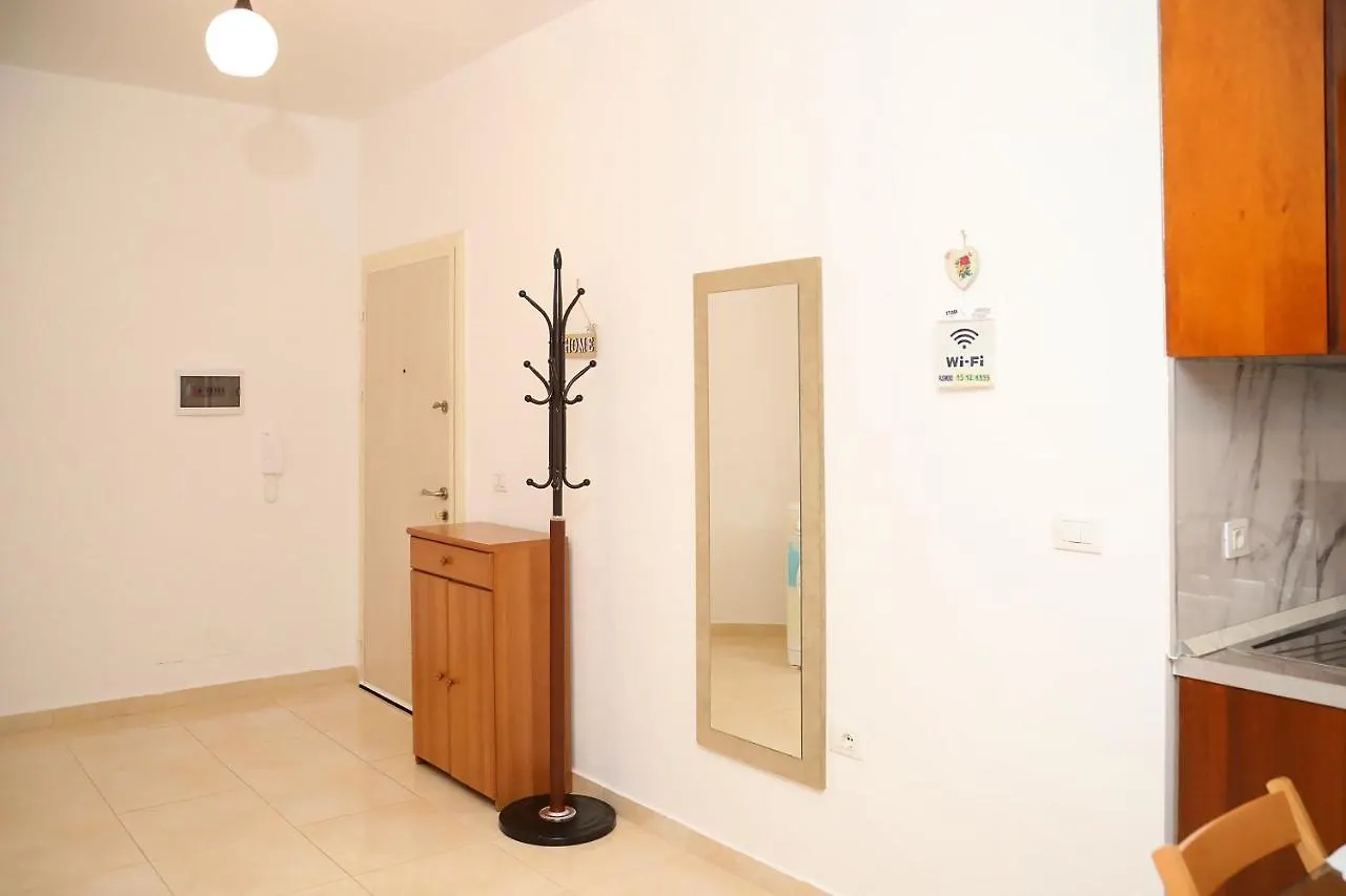 Sweet Holidays Near The Beach & Center Of City Vlorë Appartement